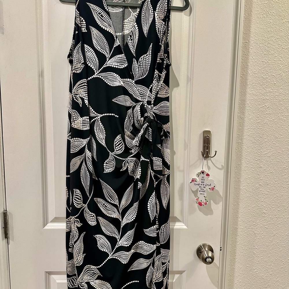 Elegant Black and White Leaf Print Dress